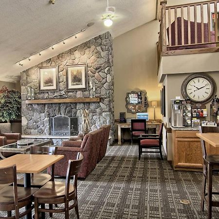 Blossom Hotel & Suites Traverse City Buitenkant foto