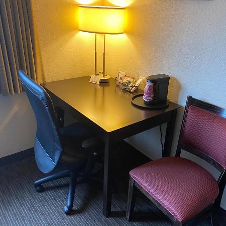 Blossom Hotel & Suites Traverse City Buitenkant foto