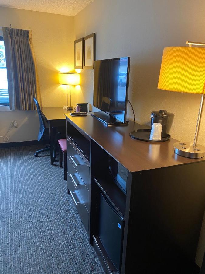 Blossom Hotel & Suites Traverse City Buitenkant foto