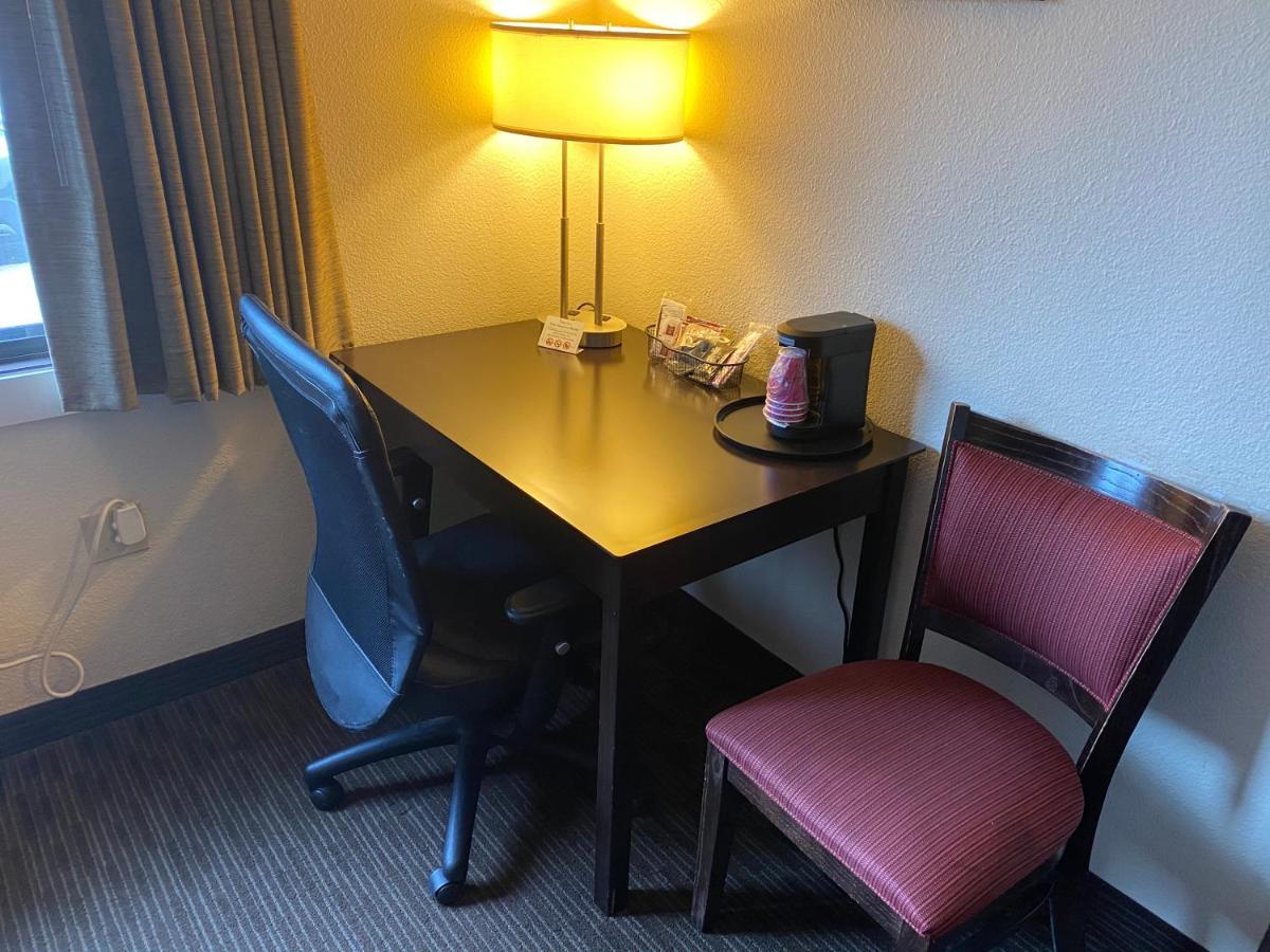 Blossom Hotel & Suites Traverse City Buitenkant foto