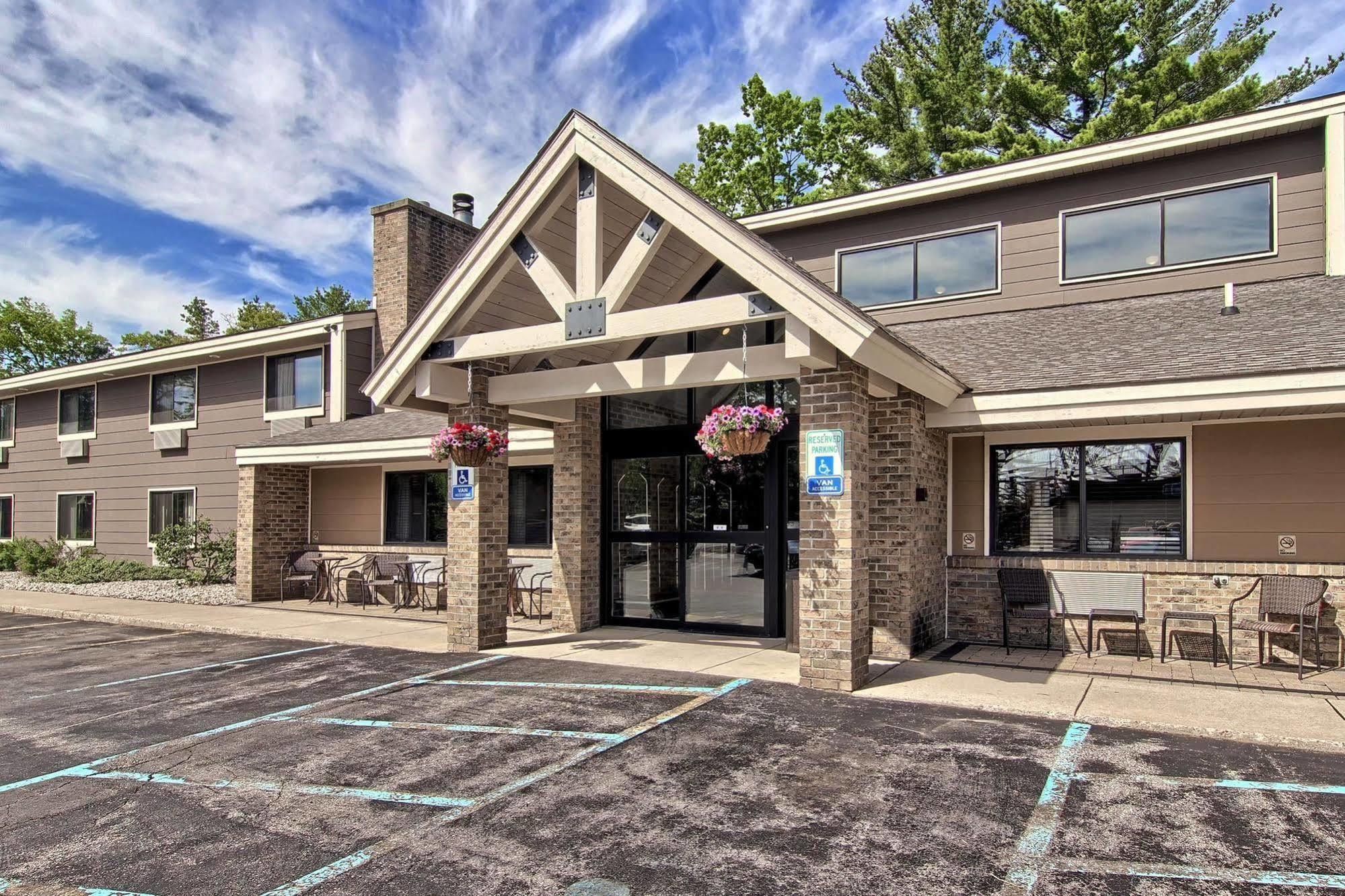 Blossom Hotel & Suites Traverse City Buitenkant foto