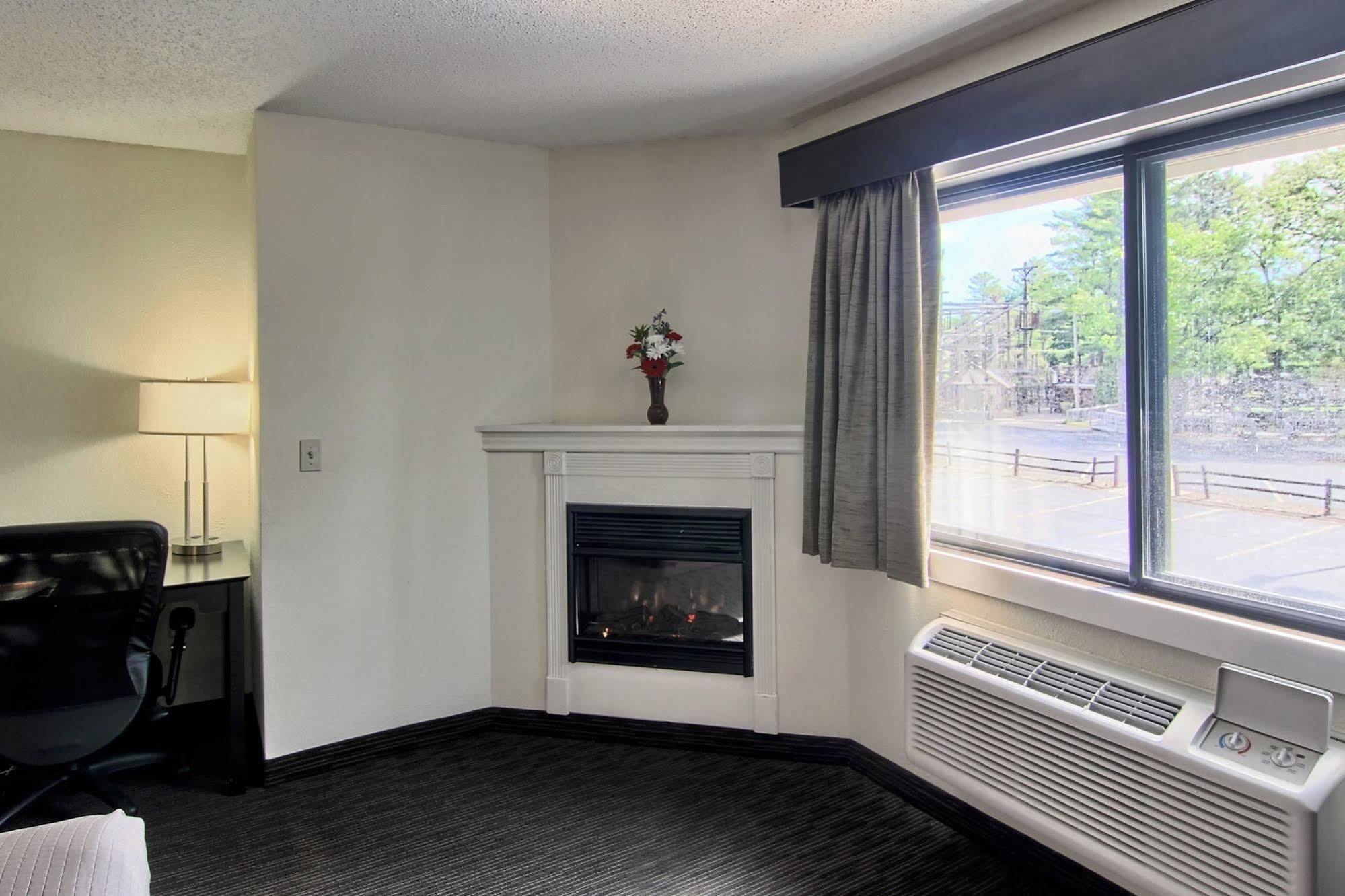 Blossom Hotel & Suites Traverse City Buitenkant foto