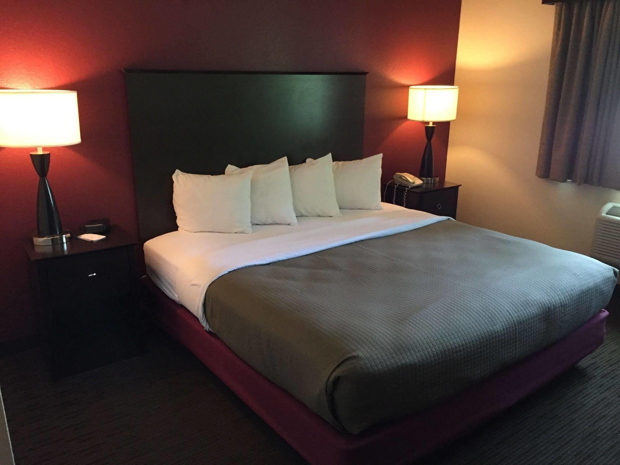 Blossom Hotel & Suites Traverse City Buitenkant foto