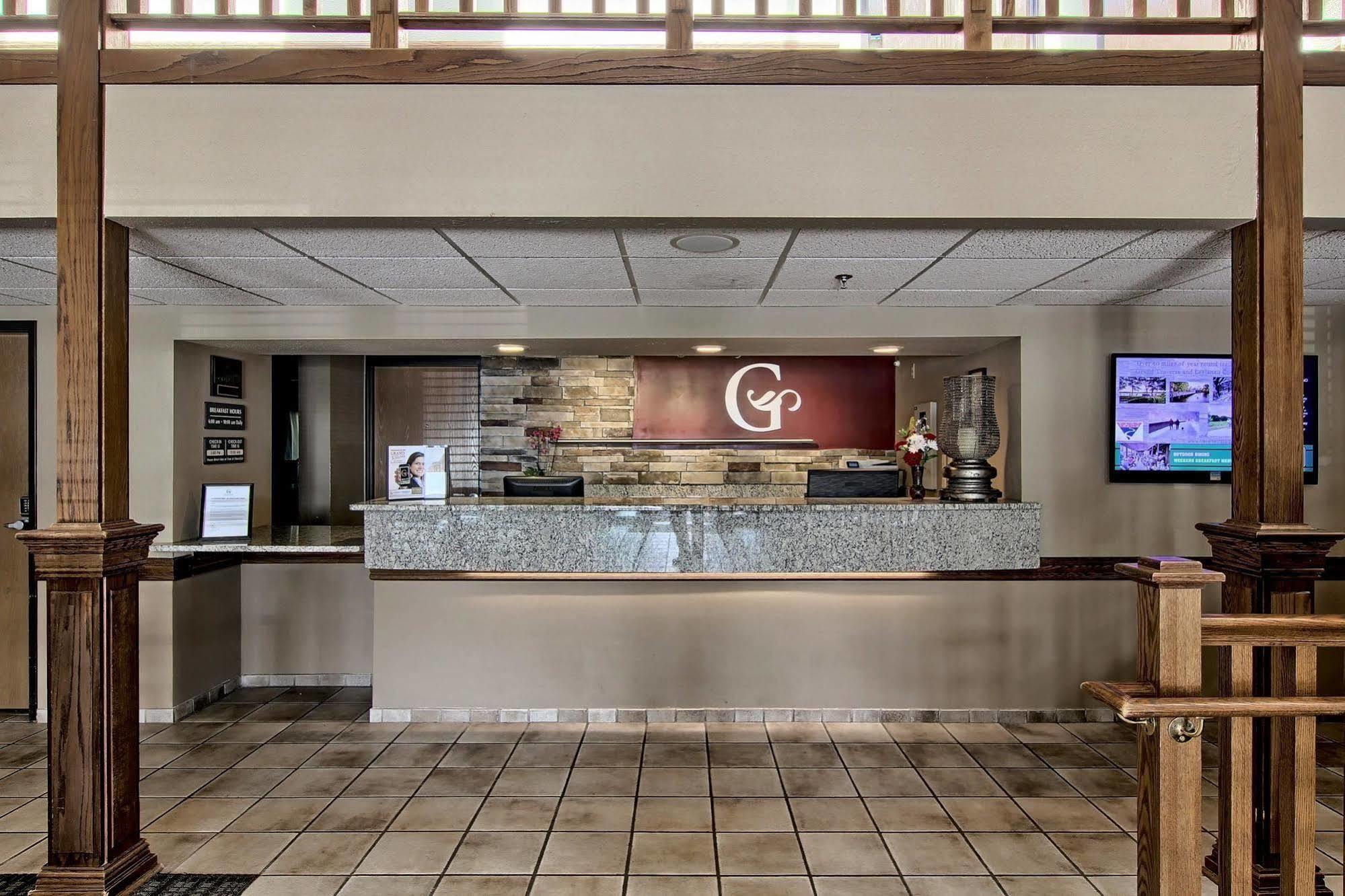 Blossom Hotel & Suites Traverse City Buitenkant foto