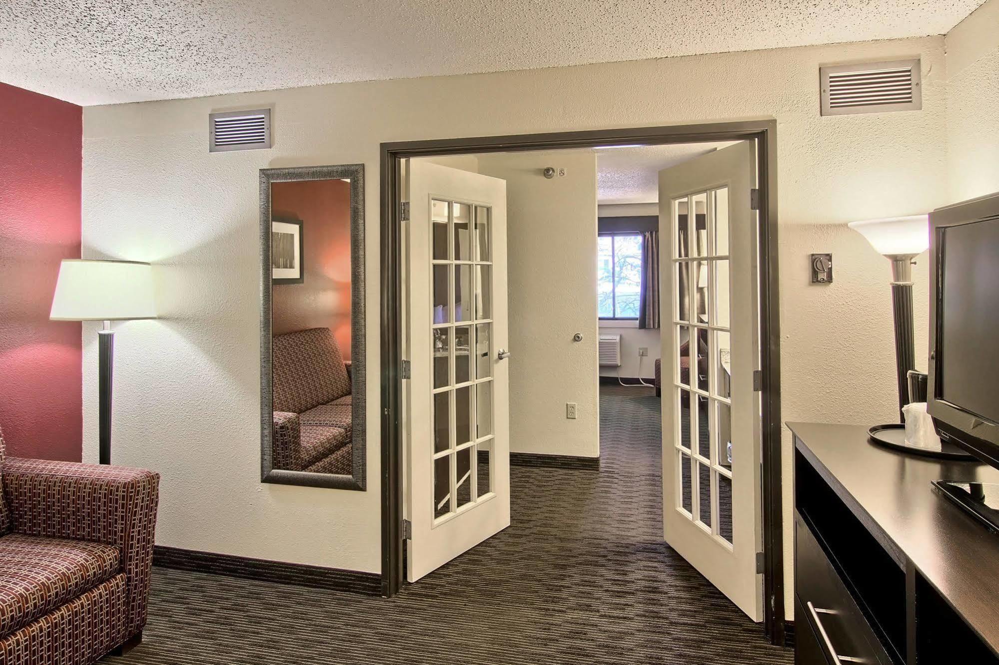 Blossom Hotel & Suites Traverse City Buitenkant foto